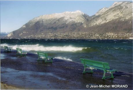 Lac d'annecy en hiver