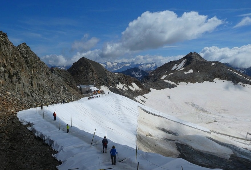 Ski d'été dans les Alpes
