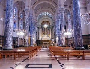 La nef de la basilique de la Visitation à Annecy
