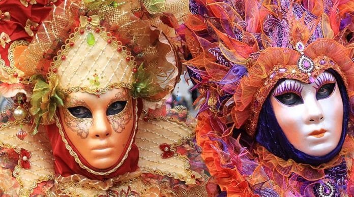 Masques du Carnaval vénitien d'Annecy