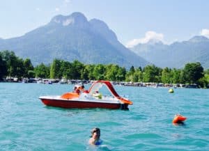 Pédalo sur le lac d'Annecy