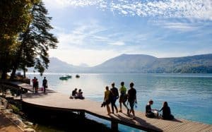 La promenade des pontons à Annecy-le-Vieux