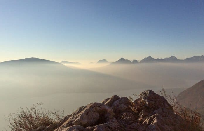 Pollution atmosphèrique sur le lac d'Annecy