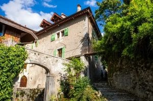 Village de Menthon-Saint-Bernard en Haute-Savoie