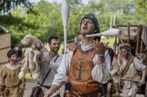 Jongleur aux Grandes Médiévales d'Andilly