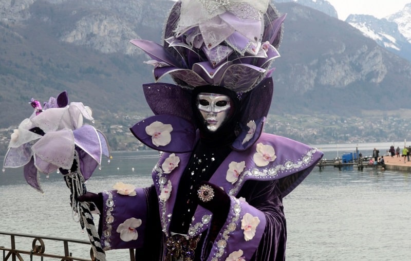 Masque Chat Coeur de Venise noir pour petit visage Carnaval