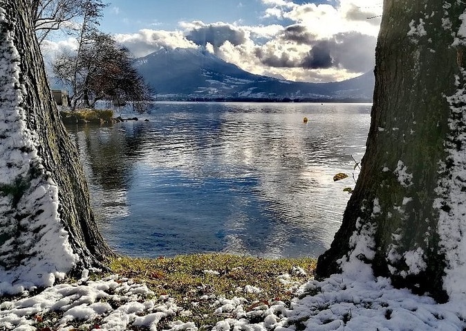 Veyrier-du-lac, ville au bord du lac d'Annecy en Haute-Savoie