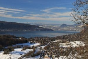 lac d'annecy sous la neige ©M. Pitteloud