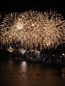 feu artifice fête du lac depuis le Veyrier