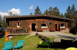 hotel chalet le caribou les saisies