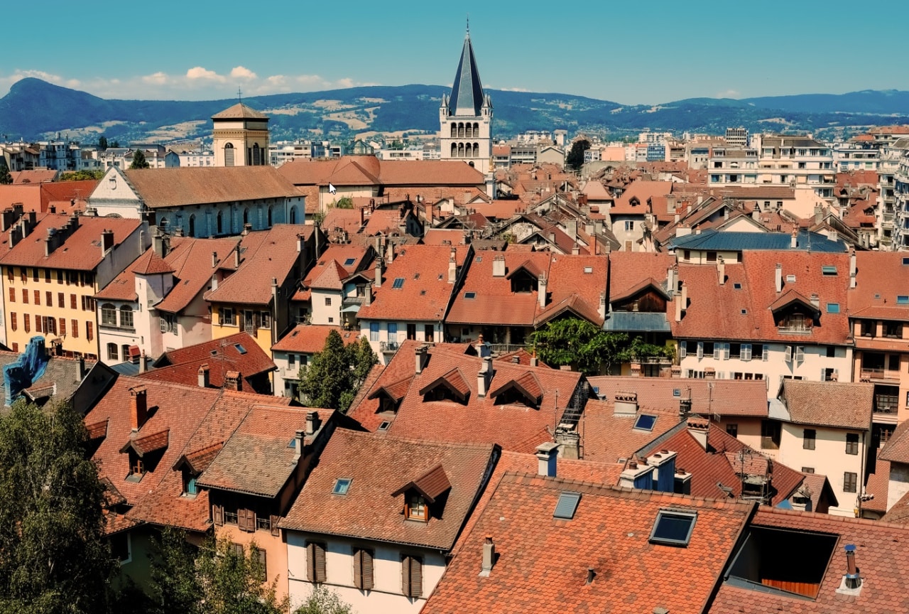 vue sur les toits d'annecy