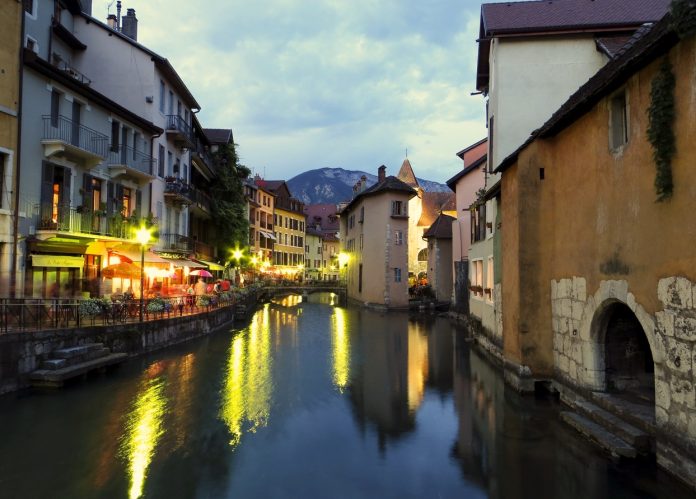 annecy coucher de soleil