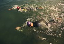 nage d'un triathlon
