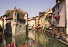 Vieille ville Annecy et palais de l'isle