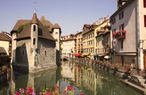 Vieille ville Annecy et palais de l'isle