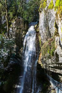 cascade d'angon et chemin Annecy ©M. Pitteloud