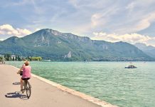 lac annecy paquier vélos et pédalos