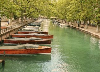 pont des amours printemps annecy