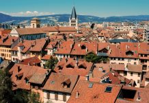 vue sur les toits d'annecy
