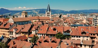 vue sur les toits d'annecy