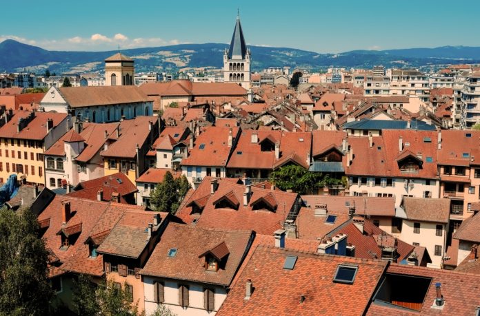 vue sur les toits d'annecy