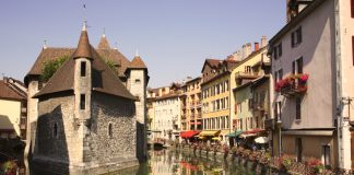 palais de l'ile annecy vieille ville