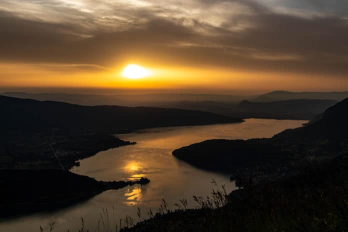 coucher de soleil lac annecy depuis la forclaz ©M. Pitteloud