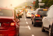 embouteillage voitures ville