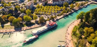 vue aérienne thiou et bords du lac annecy