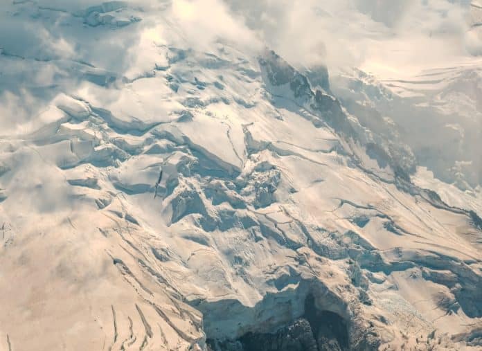 vue sur le mont blanc et ses glaciers