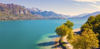 bord du lac d'annecy