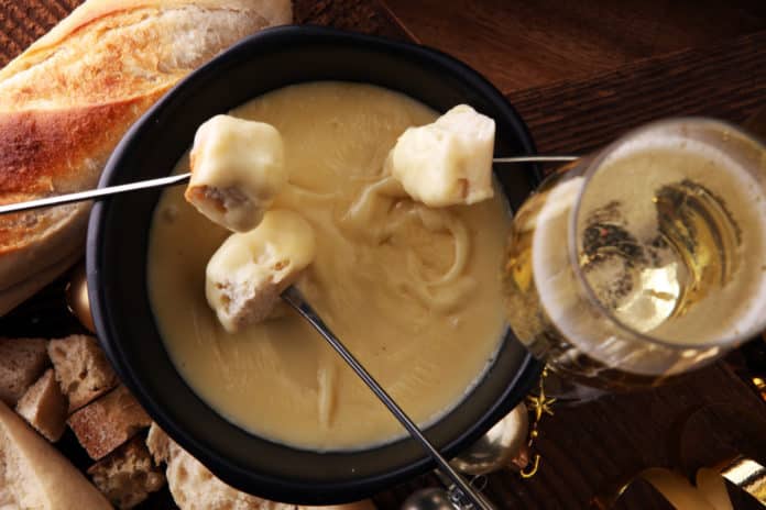 Recette traditionnelle fondue savoyarde