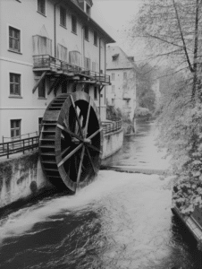 Roue hydraulique Annecy canaux vieille ville
