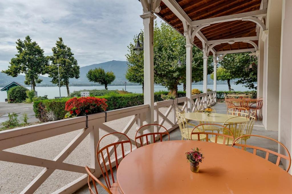 Hôtel avec vue sur le lac d'Annecy