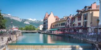 Vieille ville Annecy au printemps