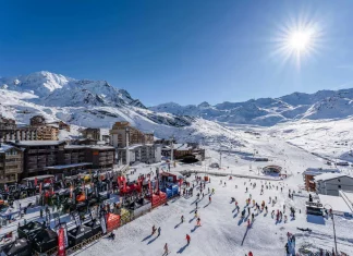Ces stations de ski savoyardes qui démarrent la saison 2025 avec des festivités incontournables ! La Grande Première Val Thorens 2025