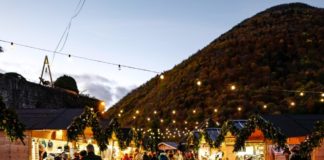 Le château du Père Noël à Menthon-Saint-Bernard : dates & programme 2025 de cet évènement féérique ! Marché de Noël château de Menthon-Saint-Bernard 2025