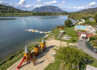 Léman, Bourget, Aiguebelette… Ces campings les pieds dans l’eau à tester près d’Annecy ! Campings Savoie