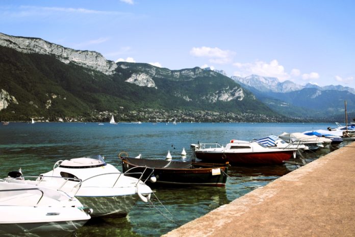Acheter bateau lac Annecy